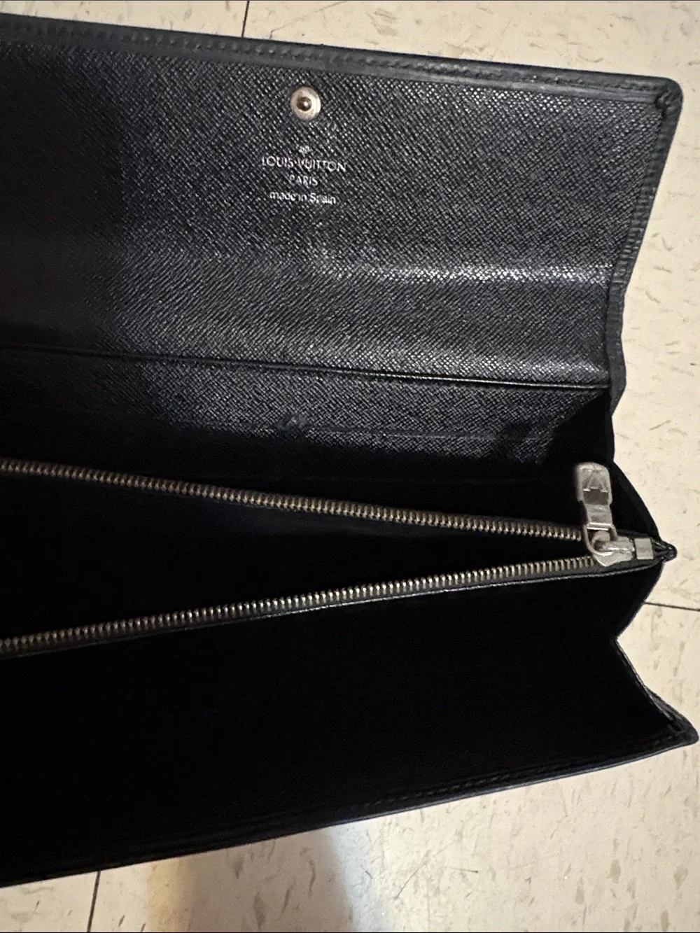 Auth Louis Vuitton Epi Black Leather Wallet